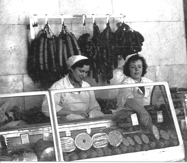 Елисеевский магазин отдел колбас 1970 год